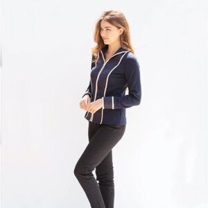 NWOT women’s WELLIGOGS navy & tan zip up jacket. Size 16 but more like M